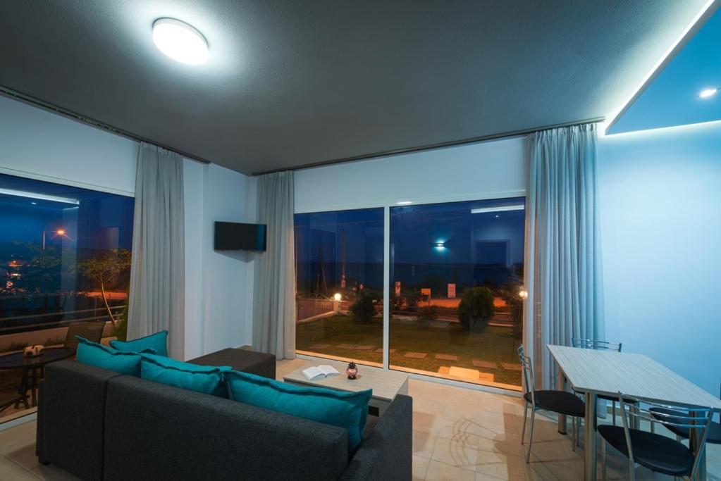 El Mare Seaside Retreats - Bespoke Luxury Getaways Villa ลิเมนาเรีย ภายนอก รูปภาพ